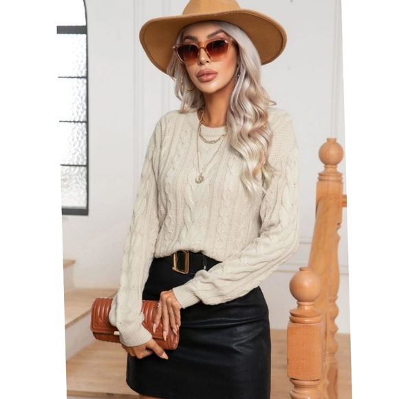 NEW! CABLE KNIT LOOSE FIT SWEATER - Picture 2 of 7